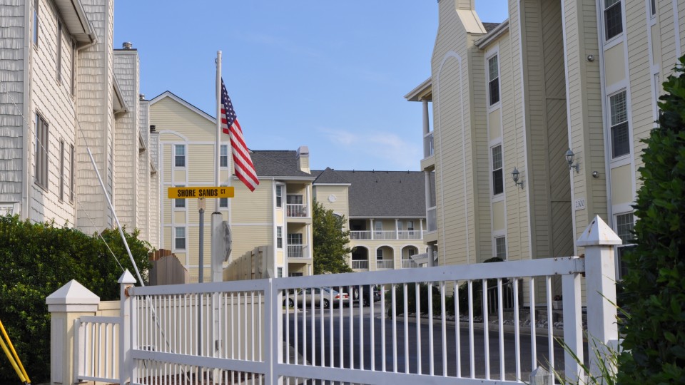 Lesner Pointe East Condominium Association Community Management